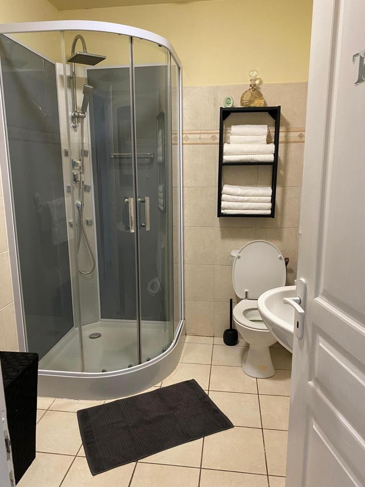 Agreable Rez De Jardin Avec Piscine Et Jacuzzi Lejlighed Cervione Eksteriør billede