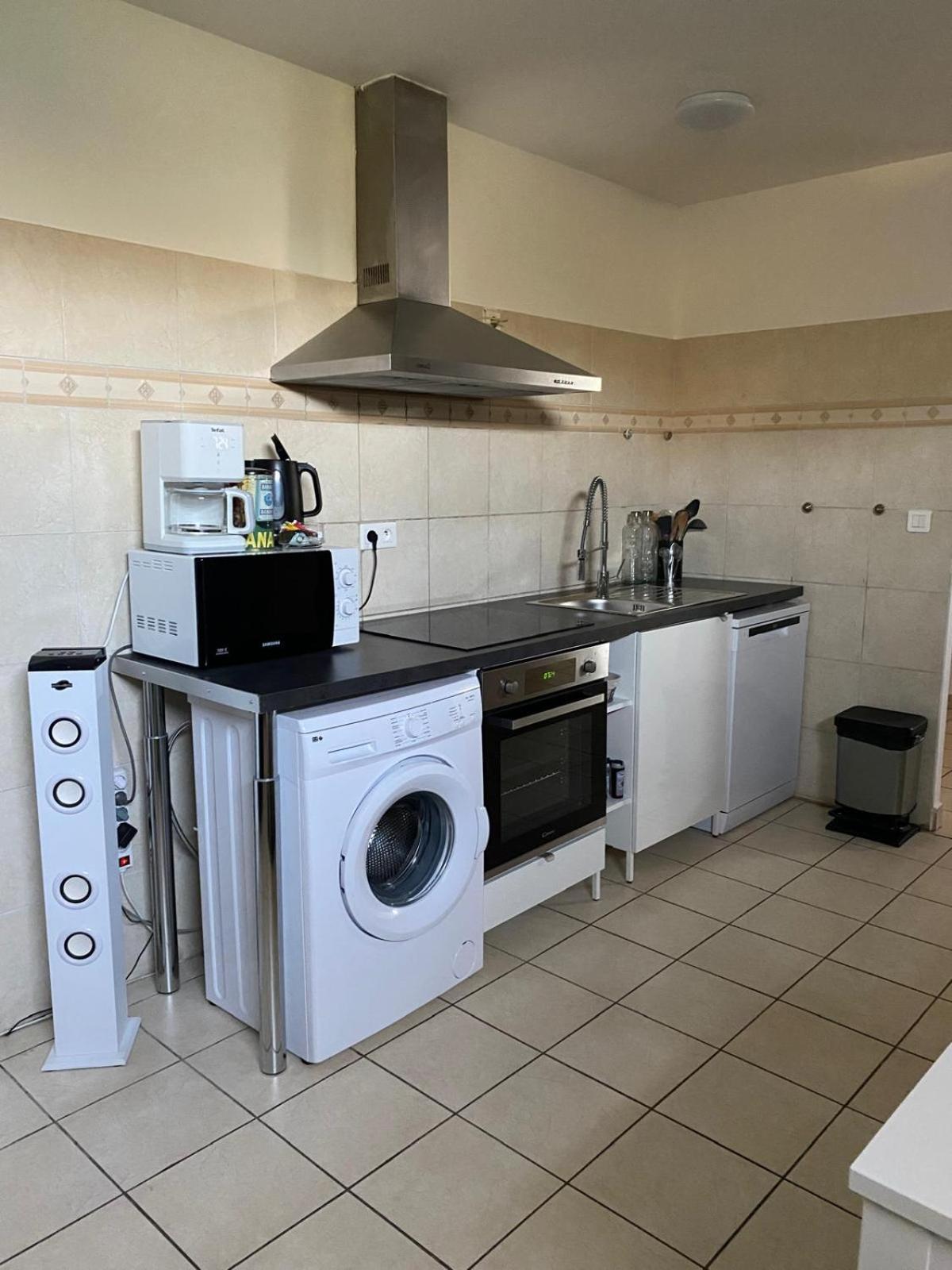 Agreable Rez De Jardin Avec Piscine Et Jacuzzi Lejlighed Cervione Eksteriør billede