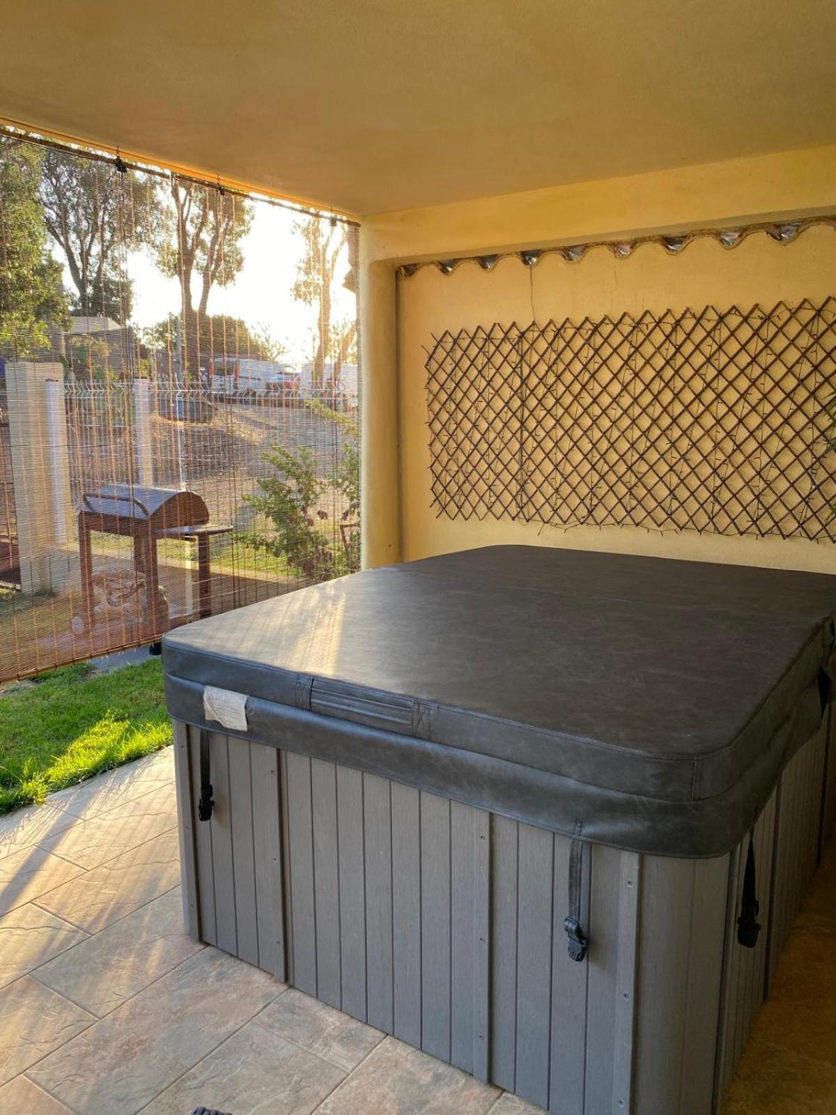 Agreable Rez De Jardin Avec Piscine Et Jacuzzi Lejlighed Cervione Eksteriør billede